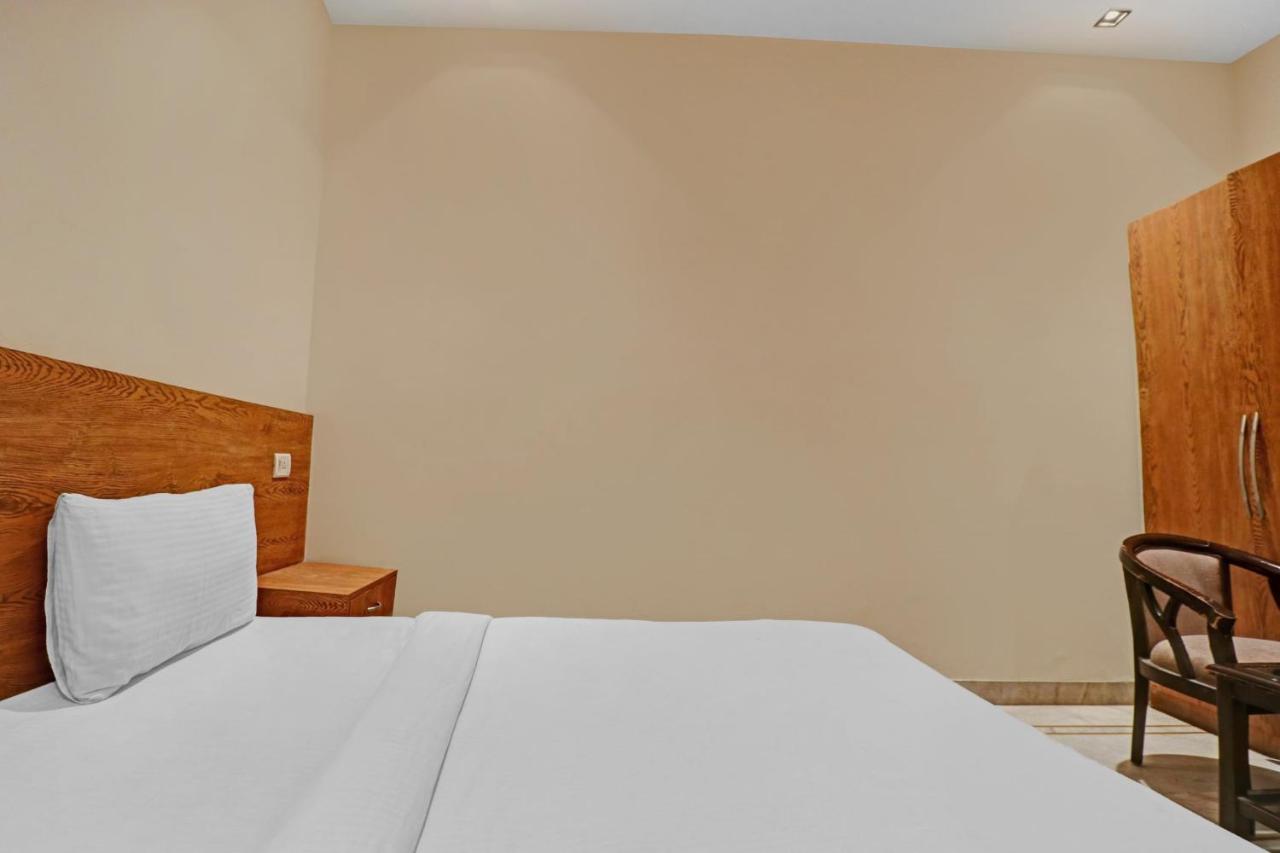 Airport Hotel Goodluck Yeni Delhi Dış mekan fotoğraf