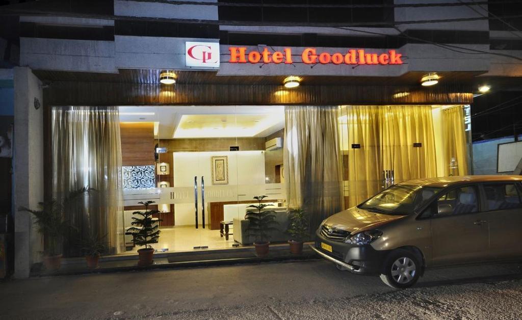 Airport Hotel Goodluck Yeni Delhi Dış mekan fotoğraf