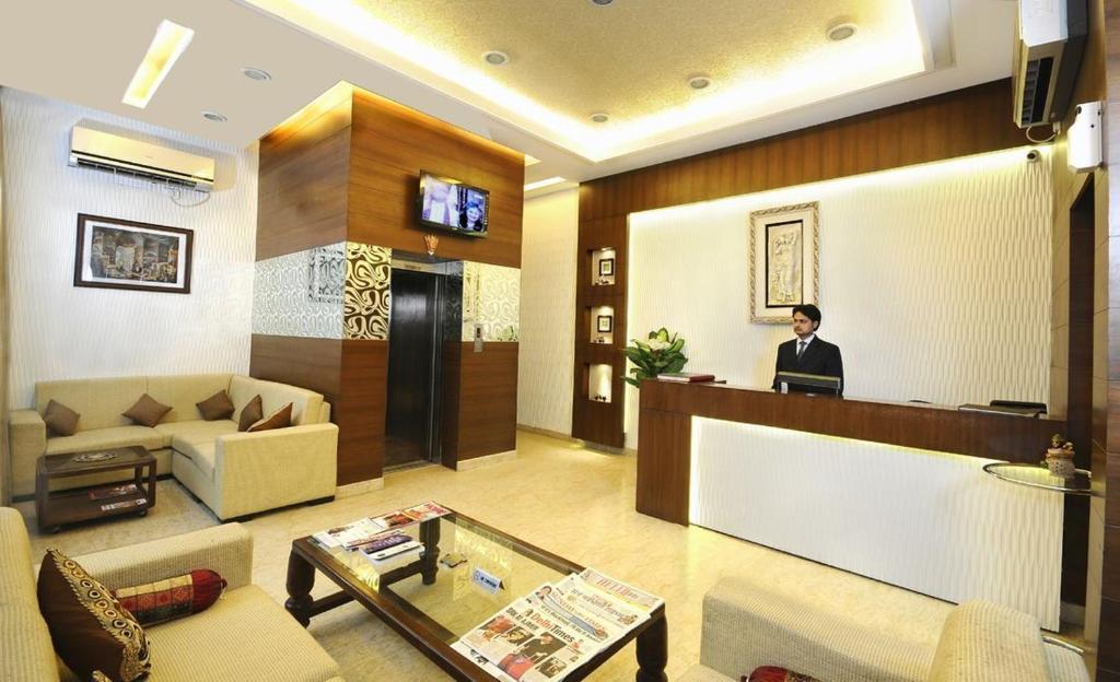 Airport Hotel Goodluck Yeni Delhi Dış mekan fotoğraf