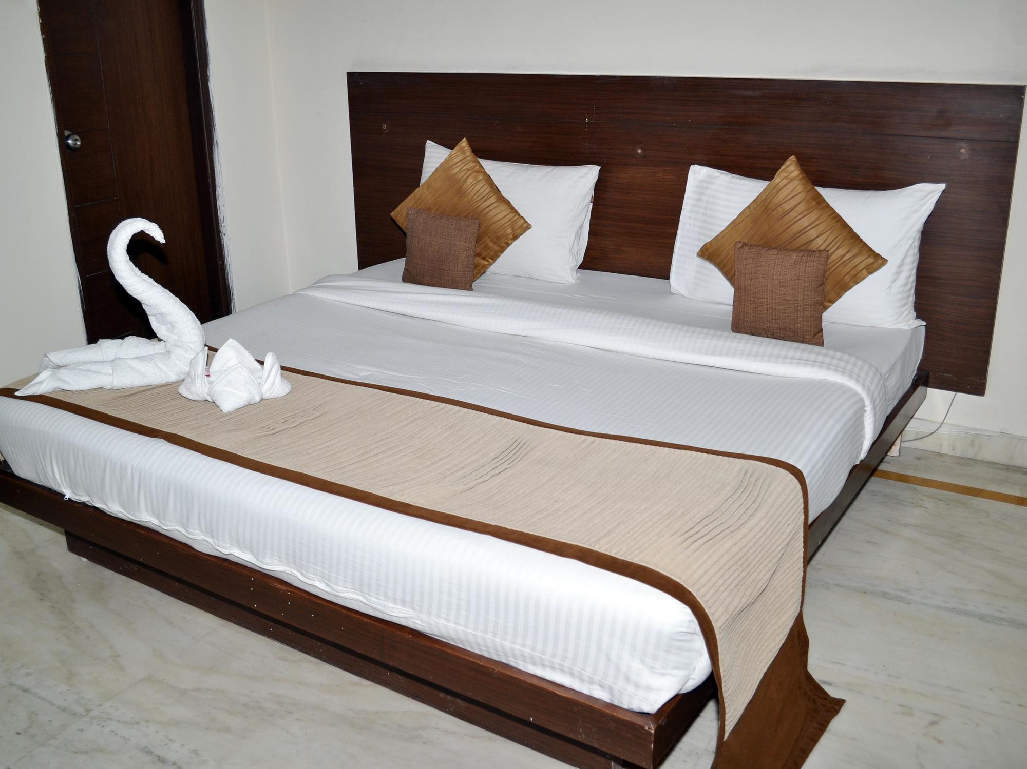 Airport Hotel Goodluck Yeni Delhi Dış mekan fotoğraf